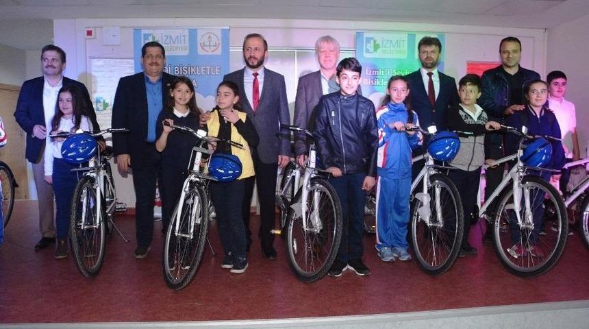 İzmit&rsquo;te 674 &Ouml;ğrenci Daha Bisikletlerine Kavuştu