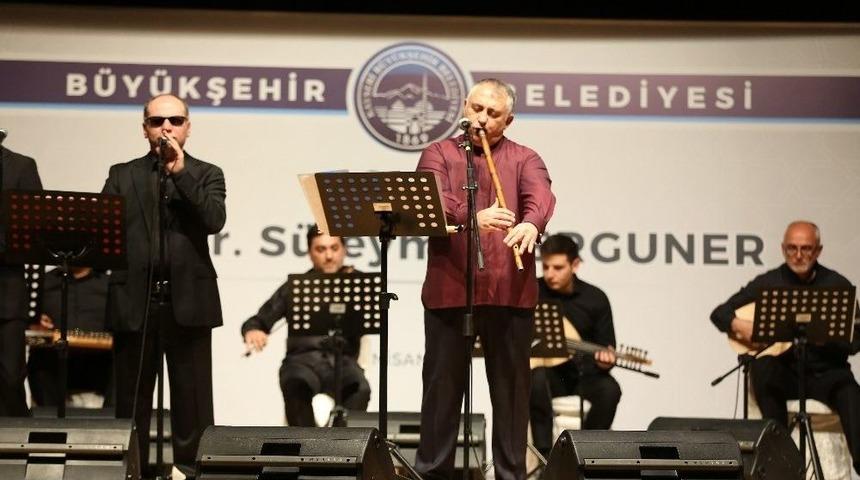 &Uuml;nl&uuml; Neyzenden Muhteşem Konser