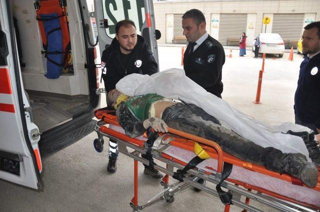 Otomobilin &Ccedil;arptığı Bisiklet S&uuml;r&uuml;c&uuml;s&uuml; Ağır Yaralandı 1