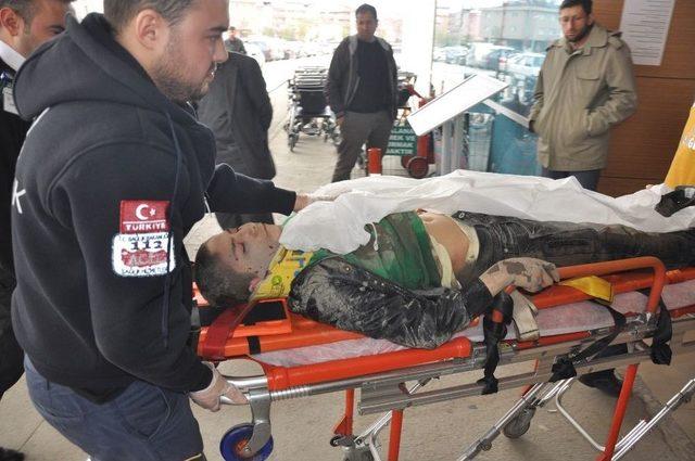 Otomobilin &Ccedil;arptığı Bisiklet S&uuml;r&uuml;c&uuml;s&uuml; Ağır Yaralandı 2