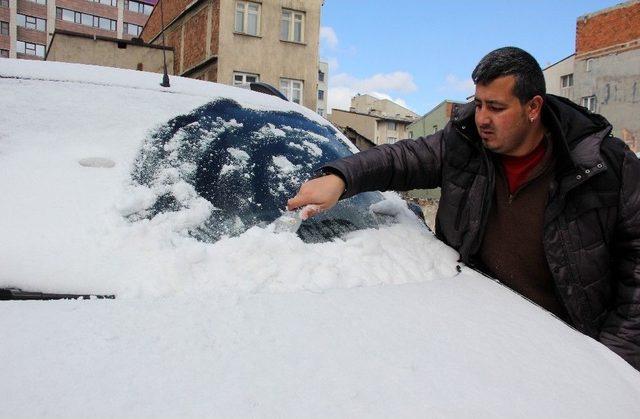 Erzurum’da Kar Ve Soğuk Hava Etkili Oluyor