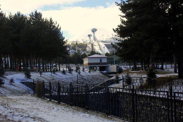 Erzurum’da Kar Ve Soğuk Hava Etkili Oluyor