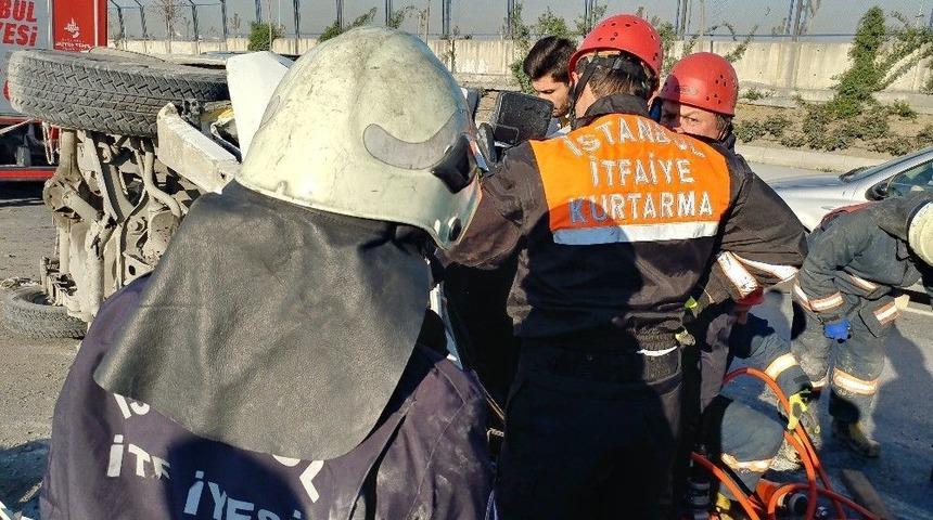 (&ouml;zel Haber) Yaralı S&uuml;r&uuml;c&uuml;ye Bagajdan Girerek M&uuml;dahale Ettiler
