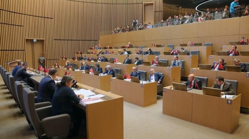 K&uuml;&ccedil;&uuml;k&ccedil;ekmece Belediye Meclisi 2016 Faaliyet Raporunu Onayladı