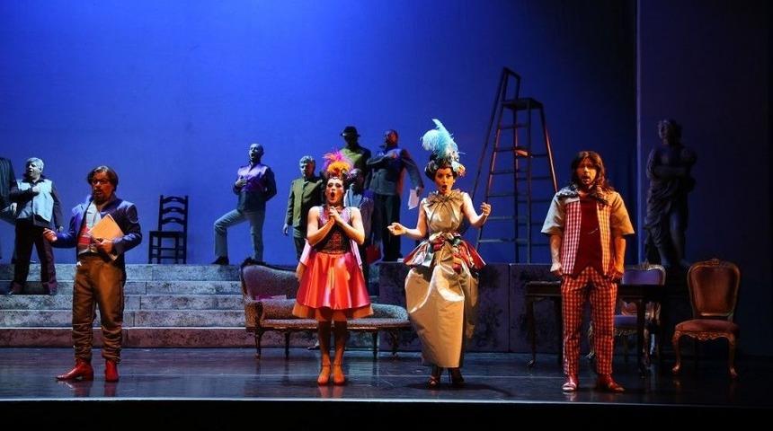 &ldquo;yaşa Sen Anne&rdquo; Tekrar Sahnede