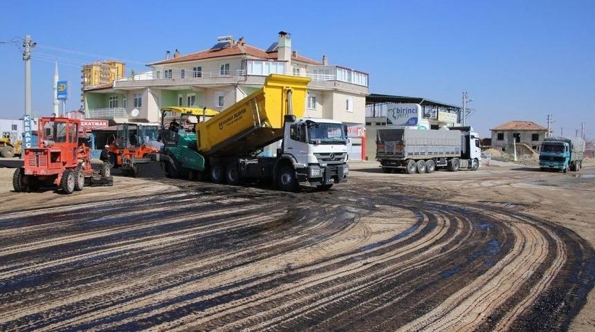 Karaman Belediyesi 2017 Yılında 100 Bin Ton Asfalt Sermeyi Hedefliyor