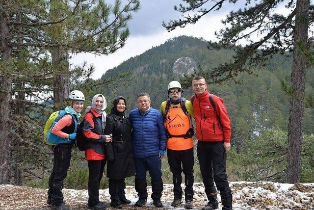 Başkan Yağcı Ve Eşi Fatma Yağcı Bidos İle Doğa Yürüyüşü Yaptı