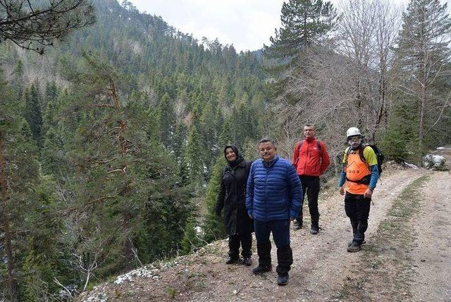 Başkan Yağcı Ve Eşi Fatma Yağcı Bidos İle Doğa Yürüyüşü Yaptı