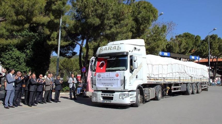 Suriyeli T&uuml;rkmen &Ouml;ğrencilere Muğla&rsquo;dan Kırtasiye Yardımı