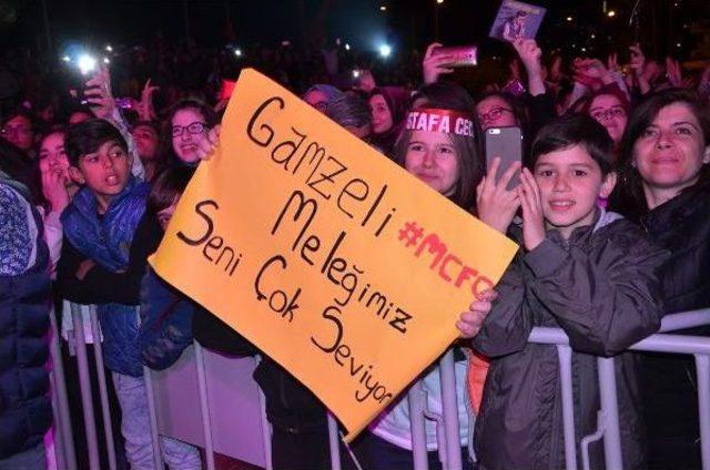 Gemlik&rsquo;Te Mustafa Ceceli den Bursaspor Atkılı Darbuka Şov 1