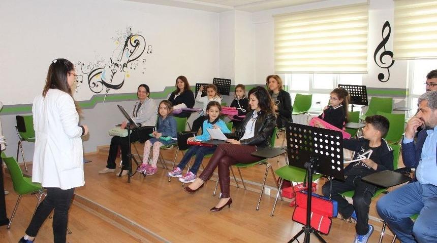 &Ouml;ğrenciler Velileri İle Birlikte Seramik &Ccedil;alışması Yaptı