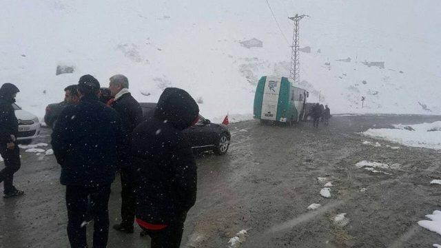 Rize-erzurum Karayolu Ovit Geçidi Kar Nedeniyle Yeniden Ulaşıma Kapandı