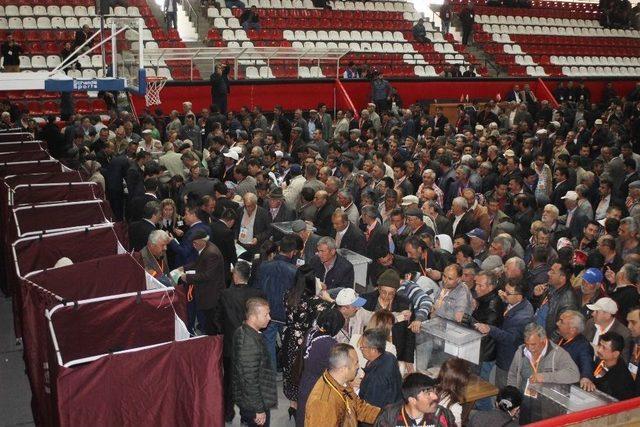 Uşaklı Sığır Yetiştiricileri Ahmet Başkan’dan Vazgeçmiyor.