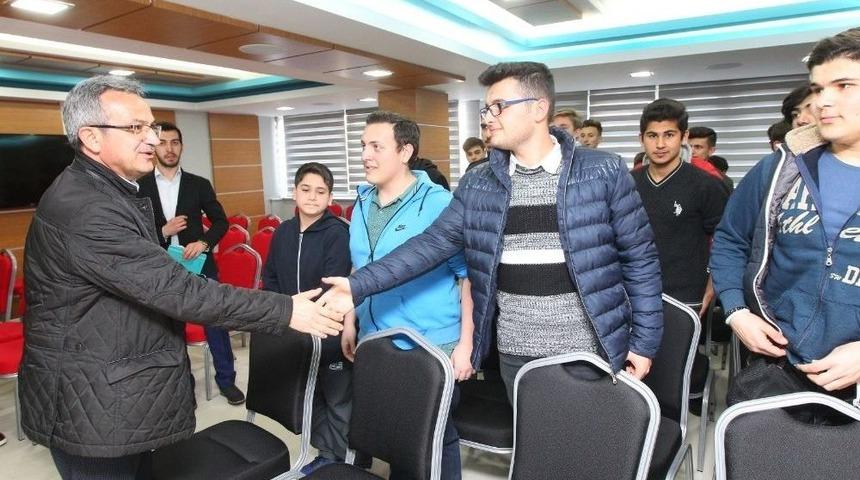 Başkan K&ouml;şker T&uuml;gva&rsquo;lı Gen&ccedil;lerle Bir Araya Geldi