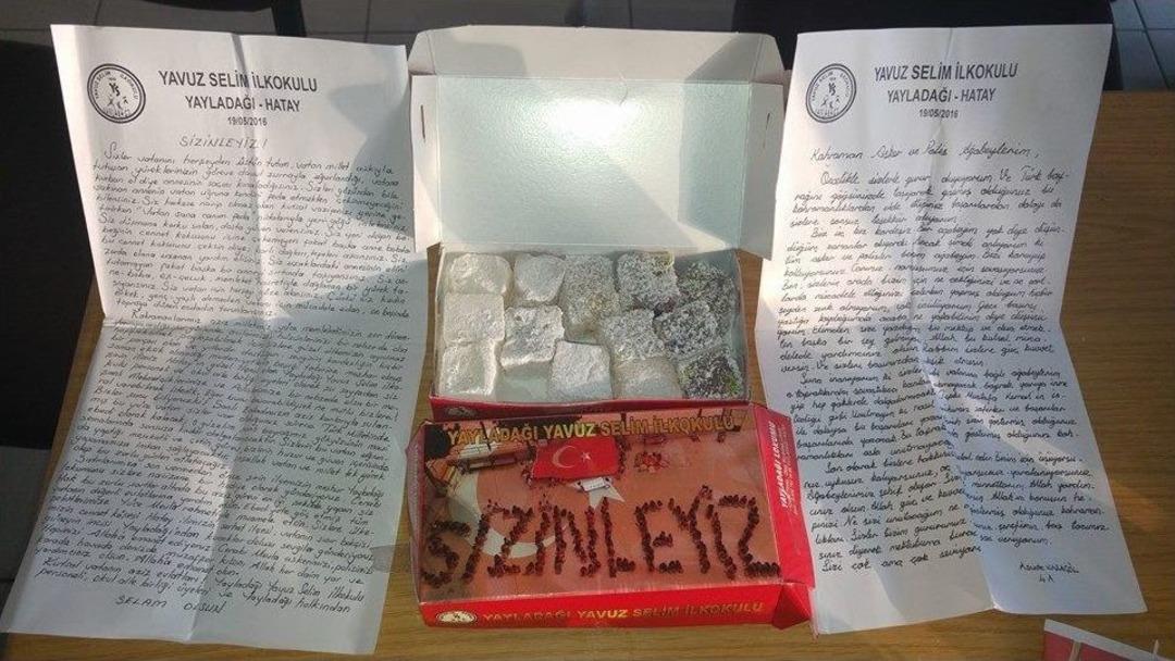 &Ouml;ğrencilerden Asker Ve Polislere 5 Bin Kutu "mektuplu Lokum"