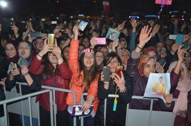 Gemlik’te Mustafa Ceceli Rüzgârı