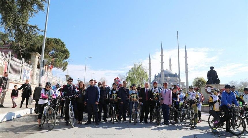 Mimar Sinan İ&ccedil;in Pedal &Ccedil;evirdiler