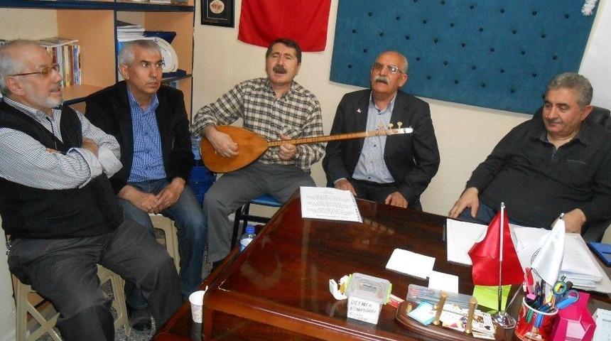 Eşyoder &Uuml;yeleri Şiir Ve T&uuml;rk&uuml;lerini Polisler İ&ccedil;in Seslendirdi