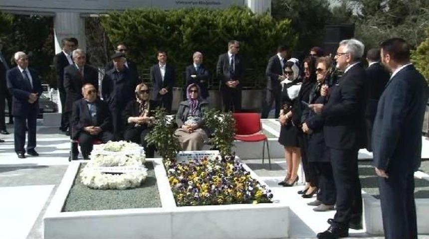 Sakıp Sabancı, Vefatının 13. Yıld&ouml;n&uuml;m&uuml;nde Kabri Başında Anıldı