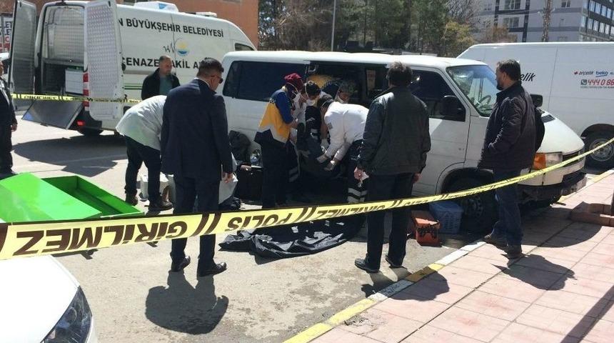 Van&rsquo;da İran Uyruklu Bir Kişi Aracında &Ouml;l&uuml; Bulundu