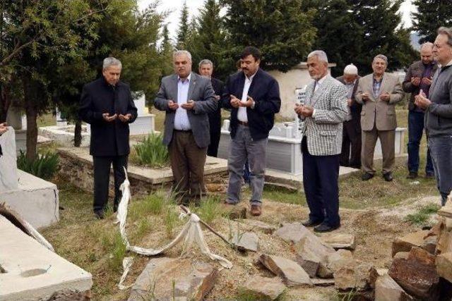 Arınç, Kula'da Tarihi Ev Ve Sokakları Gezdi