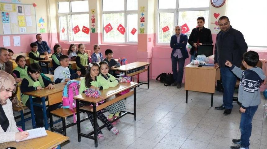 Gazeteciler &Ouml;ğrencilere Mesleklerini Anlattı