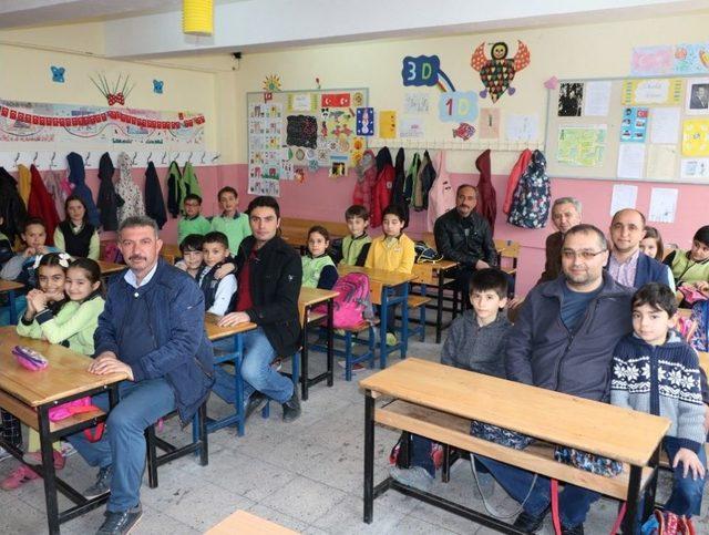 Gazeteciler &Ouml;ğrencilere Mesleklerini Anlattı 1