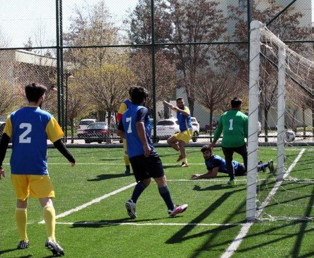 Gaün’de Bahar Şenliği Turnuvaları Başladı