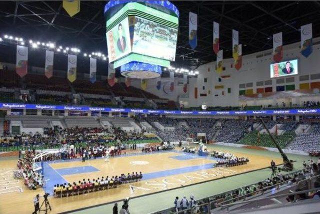 Türk Firması Polimeks'in İnşa Ettiği Aşkabat Olimpiyat Kompleksi'nde Müthiş Spor Gösterisi