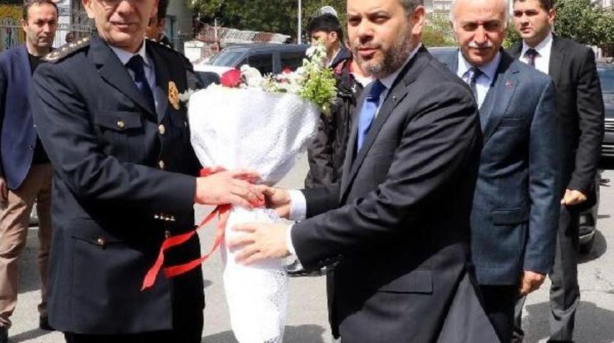Bakan Kılı&ccedil;'tan Polislere Kutlama