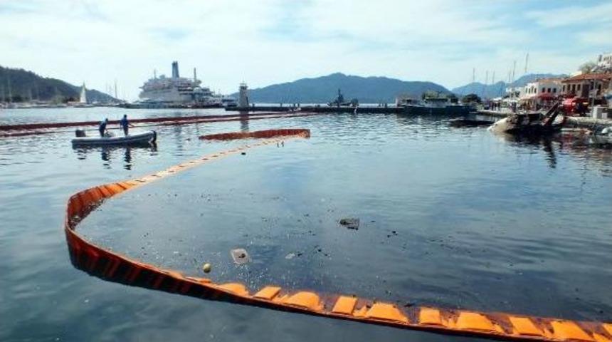 Yat Limanında Alevli Gece: 3 Yat Yandı, 1 &Ouml;l&uuml;, 1 Yaralı (2)