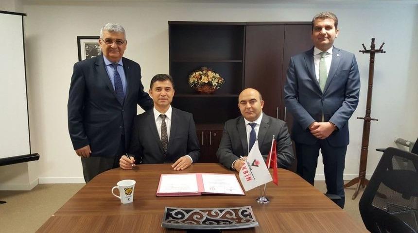 &Uuml;niversite İle T&uuml;ibatk Ulakbim Arasında Pardus Protokol&uuml;