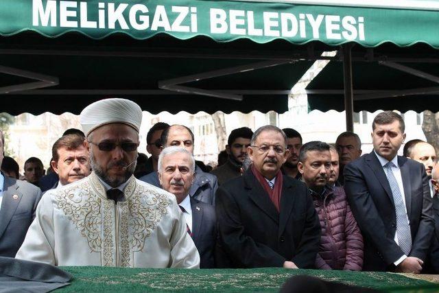 Tv1 Genel Yayın Y&ouml;netmeni Doğan Havur&rsquo;un Annesi Son Yolcululuğuna Uğurlandı 2