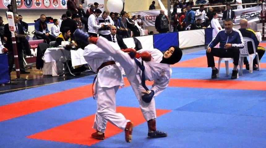 Minik Ve Yıldız Karateciler Antalya&rsquo;da Buluşuyor