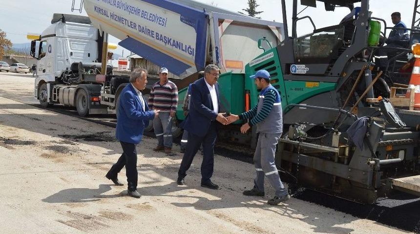 B&uuml;y&uuml;kşehir&rsquo;den &Ccedil;omaklı&rsquo;ya Sıcak Asfalt