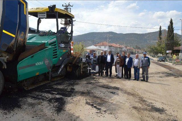 Büyükşehir’den Çomaklı’ya Sıcak Asfalt