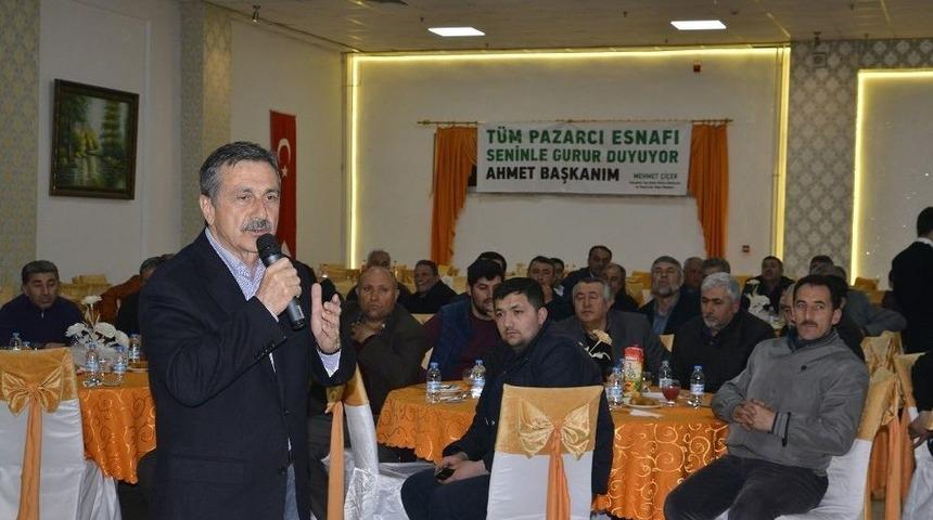 Başkan Ata&ccedil;, Pazarcılarla Bir Araya Geldi