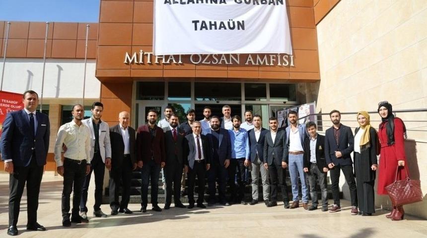 Başkan &Ccedil;elikcan Yazar Taha &Uuml;n&rsquo;&uuml; Gen&ccedil;lerle Buluşturdu