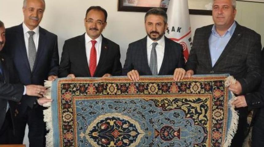 Tbmm Başkanvekili Aydın, Uşak'ta Cumhurbaşkanlığı Sistemi'ni Anlattı