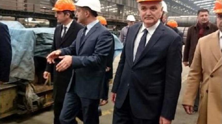 Bakan &Ouml;zl&uuml;: Yetkileri Dağıttığınız Zaman Karar Almanız Zordur