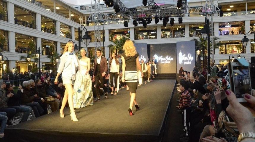 &Uuml;nl&uuml; Modeller Podyumda Boy G&ouml;sterdi