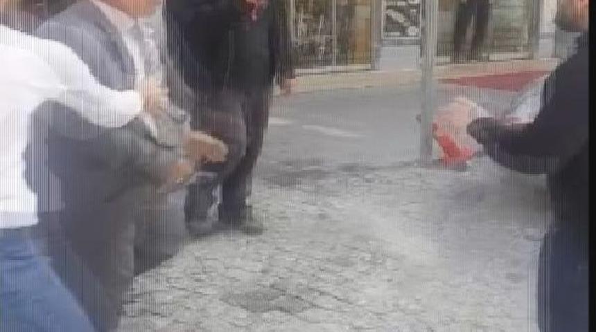 Chp'li H&uuml;sn&uuml; Bozkurt'un Şof&ouml;r&uuml;ne Saldırı Su&ccedil;laması
