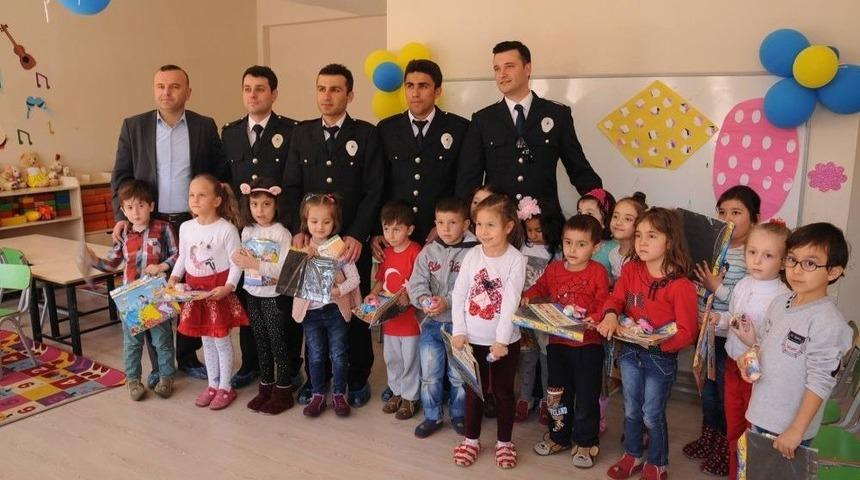 Polislerden Minik &Ouml;ğrencilere Ziyaret