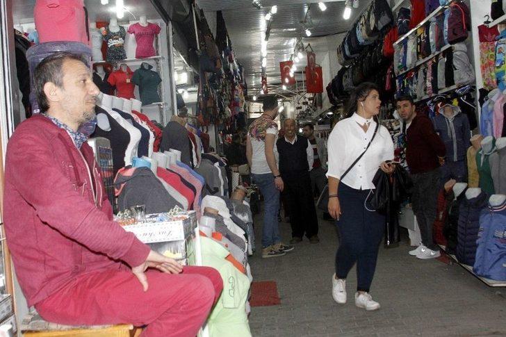 Vakfın Kira İndirimi Esnafa ’can Suyu’ Oldu G3