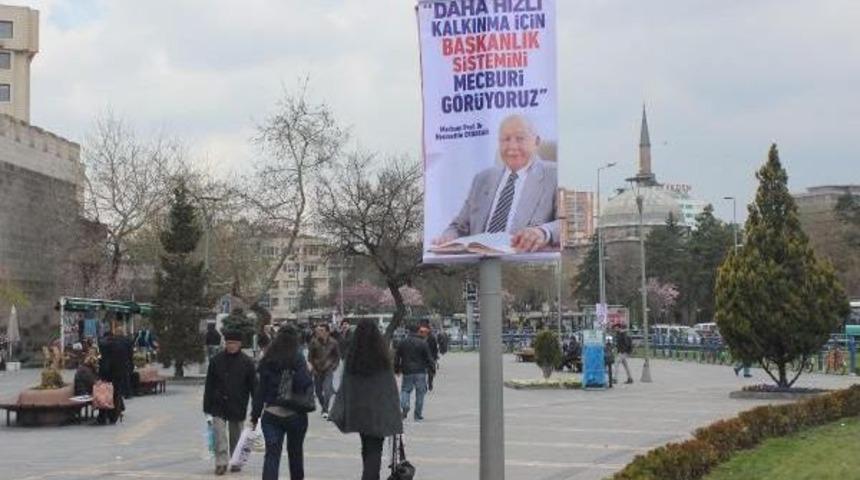 Kayseri'de, Merhum Liderlerin Fotoğraf Ve Mesajları Asıldı (2)