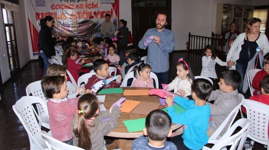 Kuşadası Belediyesinden Kukla At&ouml;lyesi Etkinliği