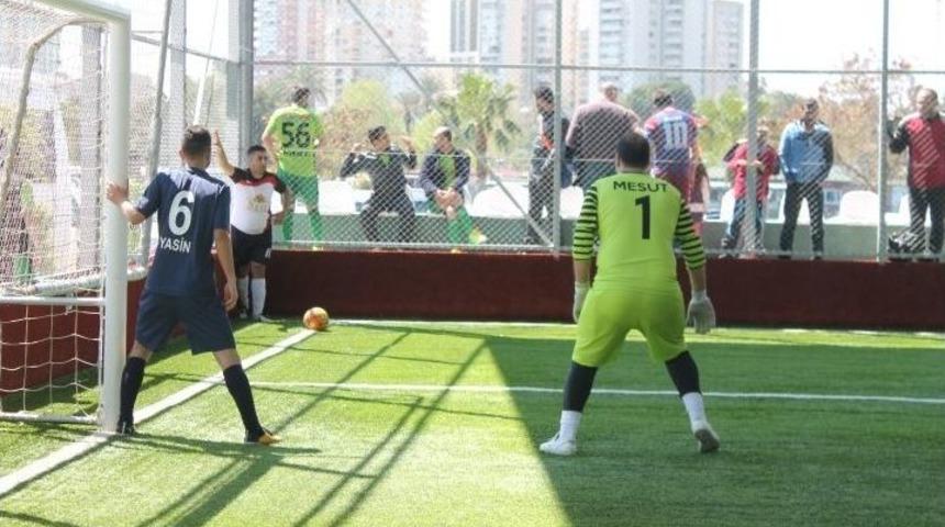 Aosb Futbol Turnuvası&rsquo;nda &Ccedil;eyrek Finalistler Belli Oldu