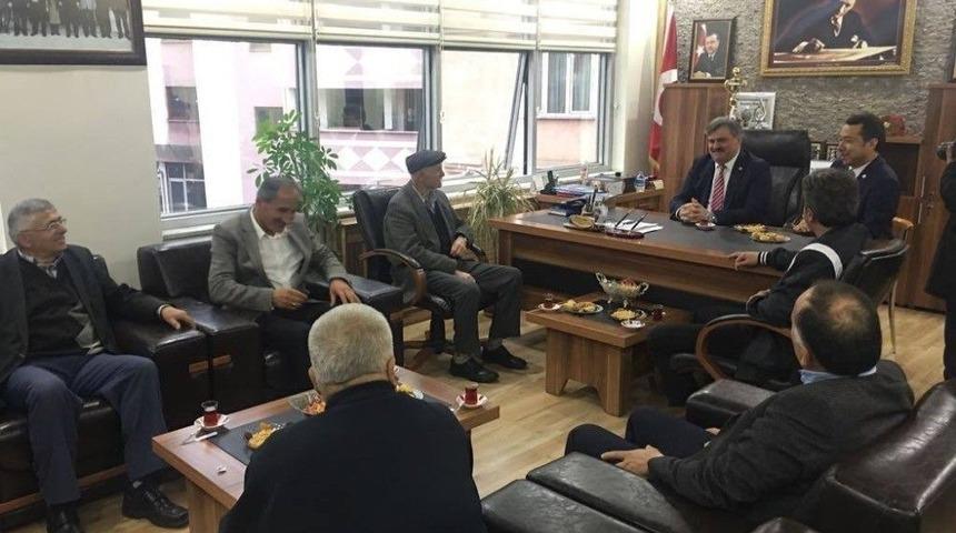 &Ccedil;atruoğlu, Referandum Gezilerini S&uuml;rd&uuml;r&uuml;yor