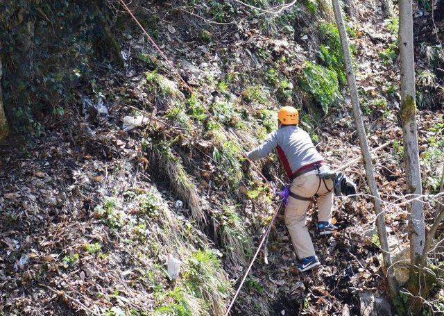 Erişilmesi Zor Olan Doğadan 1 Ton Çöp Topladılar 1
