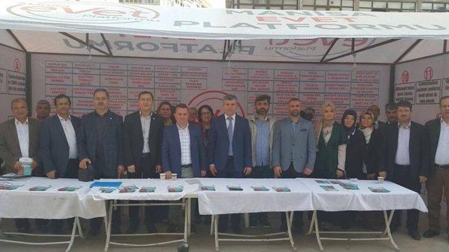 Manisa Evet Platformunun Standına Büyük İlgi